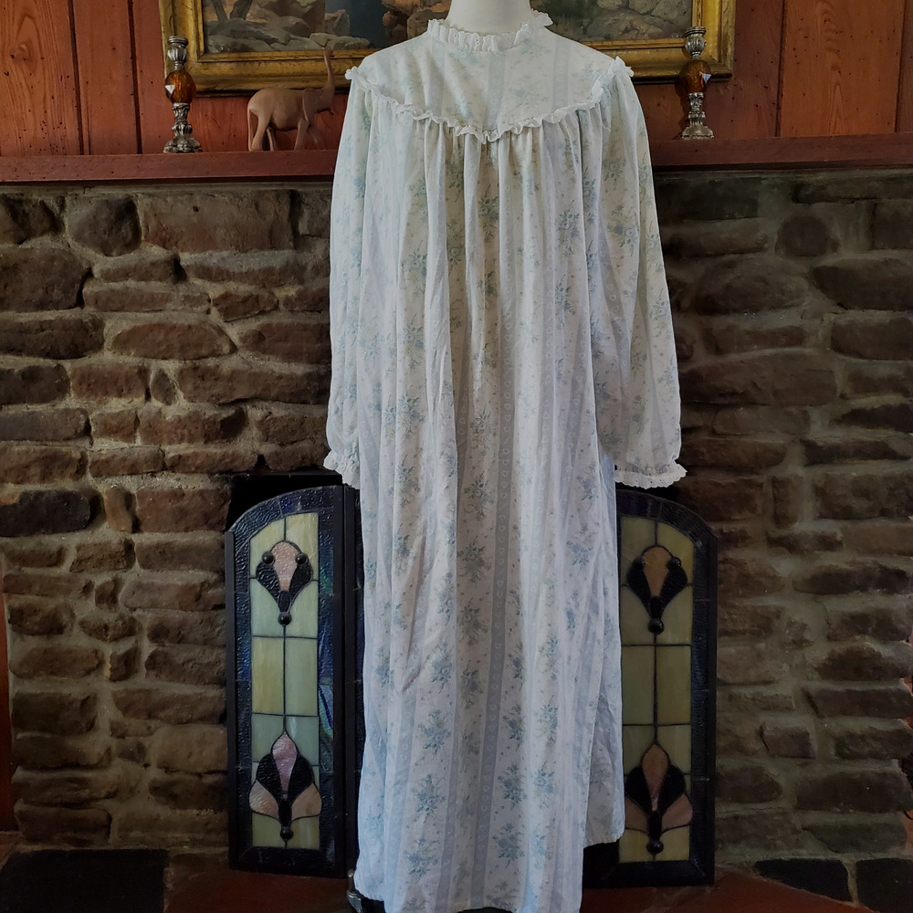 Vintage LL Bean Lanz of Salzburg Flannel Nightgown Floral Blue White USA L / XL